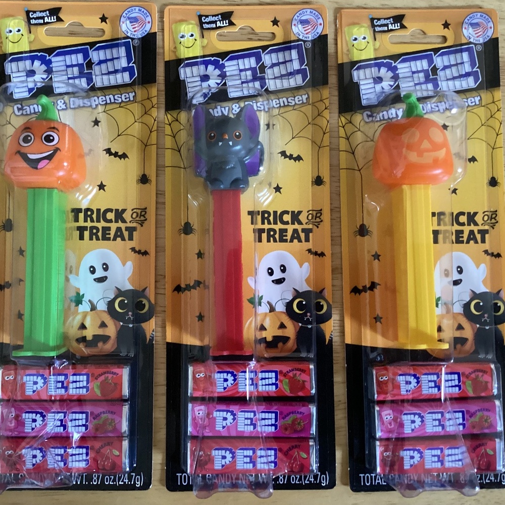 Halloween Trick or Treat PEZ Candy and dispenser Bundle NEW